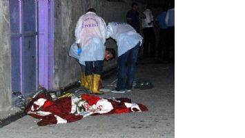PATLAMA: 1 &Ouml;L&Uuml;, 2 YARALI