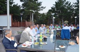 VALİ, MECLİS &Uuml;YELERİ İLE İFTARDA BULUŞTU