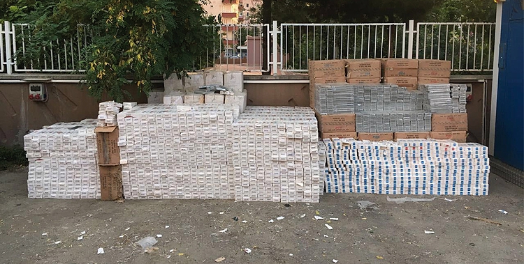 85 BİN PAKET KA&Ccedil;AK SİGARA ELE GE&Ccedil;İRİLDİ