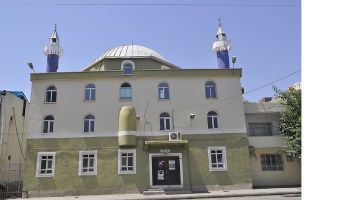 CEMAATİ, İKİ DİLDE HUTBE İLE AĞIRLIYOR