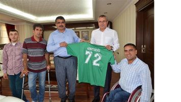 ENGELLİ SPORCULAR, VALİ&rsquo;Yİ ZİYARET ETTİ