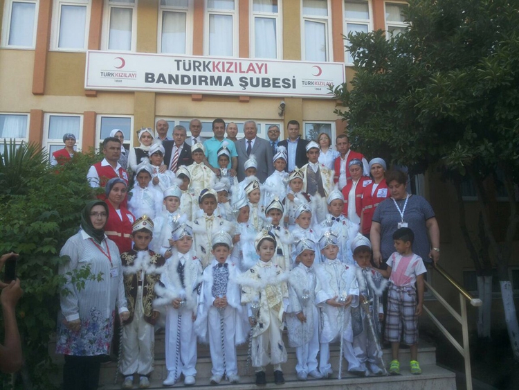 TEZDİĞ, BANDIRMA&rsquo;DA S&Uuml;NNET T&Ouml;RENİNE KATILDI