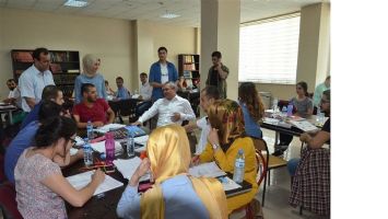 VALİ, K&Uuml;LT&Uuml;R M&Uuml;D&Uuml;RL&Uuml;Ğ&Uuml;&rsquo;NDEYDİ