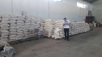 50 TON UCUZ PİRİN&Ccedil;, ALICISINI BEKLİYOR