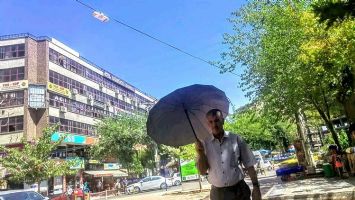 SICAKLAR, ŞEMSİYE A&Ccedil;TIRDI!