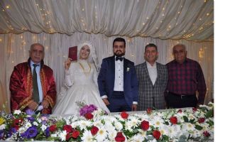 TURAN AİLESİNİN MUTLU G&Uuml;N&Uuml;