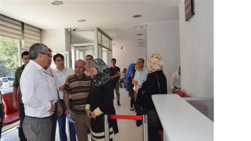 VALİ, SOSYAL YARDIMLAŞMA VAKFI&rsquo;NDAYDI