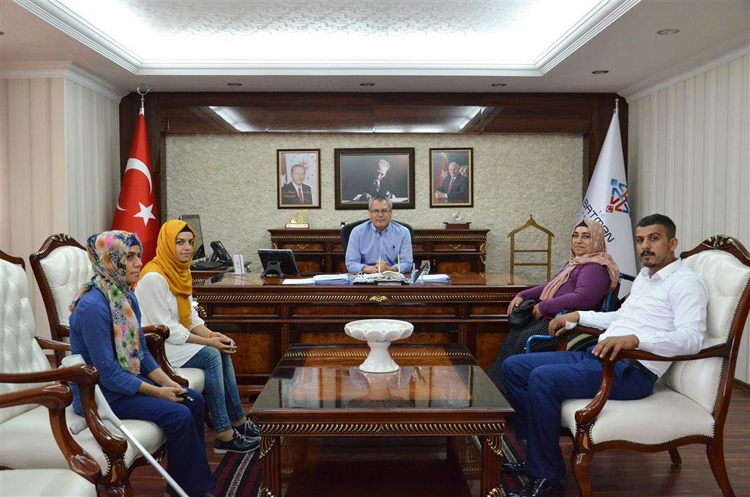 DERNEK TEMSİLCİLERİ, VALİ&rsquo;Yİ ZİYARET ETTİ
