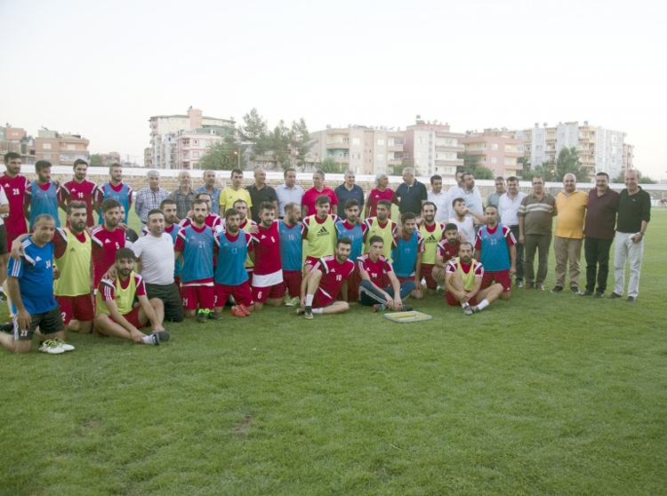 PETROLSPOR Y&Ouml;NETİMİ, FUTBOLCULARLA YEMEKTE BİRARAYA GELDİ