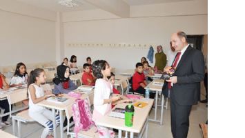 &Ouml;ĞRENCİLERE DEMOKRASİ ZAFERİ ANLATILDI