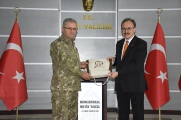 2. Ordu Komutanı Korgeneral Metin Tokel, Valisi Kızılkaya'yı ziyaret etti