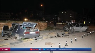 2 otomobilin çarpıştığı kazada 7 kişi yaralandı