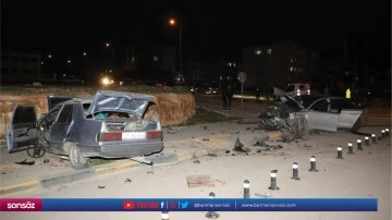 2 otomobilin &ccedil;arpıştığı kazada 7 kişi yaralandı