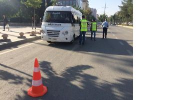 TRAFİK EKİPLERİ, MİNİB&Uuml;SLERİ DENETLEDİ