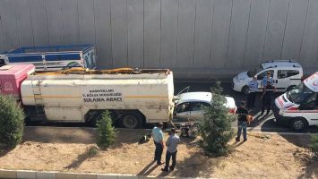 OTOMOBİL İLE SU TANKERİ &Ccedil;ARPIŞTI: 1 YARALI