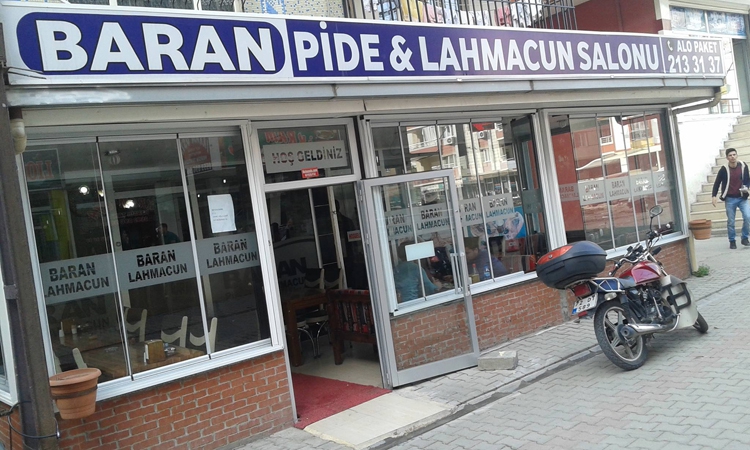 BARAN PİDE, LEZZETLİ LAHMACUNLAR PİŞİRİYOR