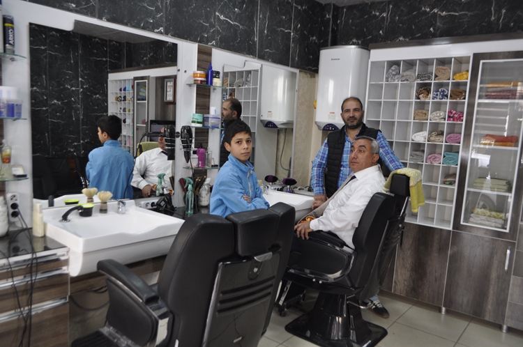 &Uuml;MİT ERKEK KUAF&Ouml;R&Uuml;, 25 YILI DEVİRDİ