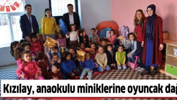 KIZILAY, ANAOKULU MİNİKLERİNE OYUNCAK DAĞITTI