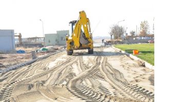 PARK BAH&Ccedil;E&rsquo;NİN HİZMET BİNASI ONARILIYOR
