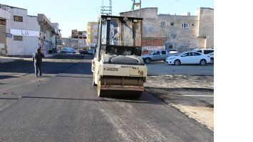 3 MAHALLEDE YOL &Ccedil;ALIŞMASI S&Uuml;R&Uuml;YOR