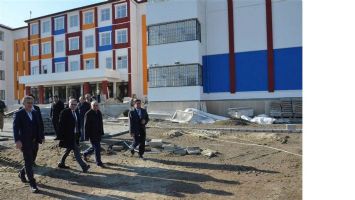 VALİ&rsquo;DEN &ldquo;OKUL İNŞAATI HIZLANDIRILSIN&rdquo; TALİMATI