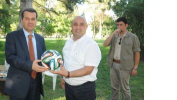 VALİ &Ccedil;ELİK, PETROLSPOR KUL&Uuml;B&Uuml;N&Uuml; ZİYARET ETTİ