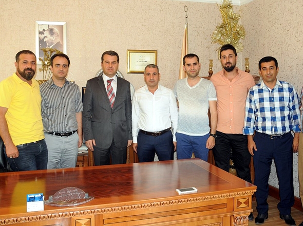 VALİ, ZİYARETLERİNİ S&Uuml;RD&Uuml;R&Uuml;YOR