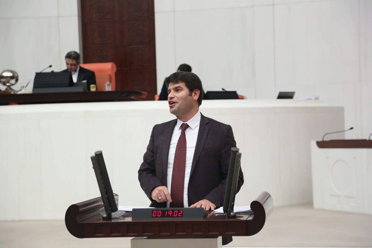 TEO 1.&rsquo;LERİNİ MECLİS K&Uuml;RS&Uuml;S&Uuml;NDEN TEBRİK ETTİ