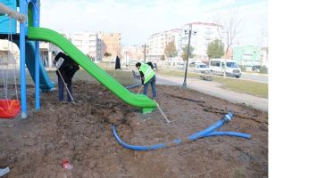 &Ccedil;OCUK HAKLARI PARKI ONARILIYOR