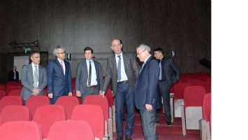 VALİ, BELEDİYE K&Uuml;LT&Uuml;R MERKEZİNDEYDİ