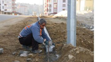 SOLİN CADDESİNDE KALDIRIM &Ccedil;ALIŞMALARI S&Uuml;R&Uuml;YOR