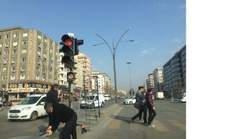 TRAFİK IŞIKLARI BAKIMDA