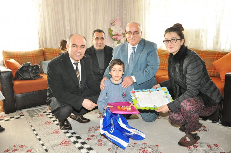 ENGELLİ MİNİKLERİN KARNE HEYECANI