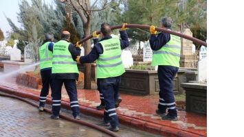 ASRİ MEZARLIK TEMİZLENDİ