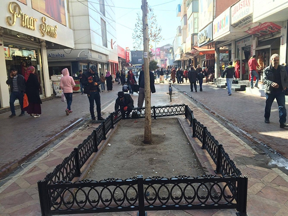 G&Uuml;LİSTAN CADDESİ&rsquo;NE BAKIM