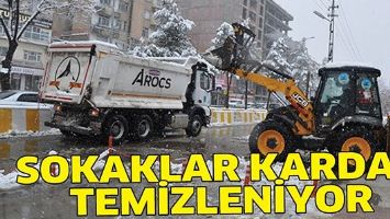SOKAKLAR KARDAN TEMİZLENİYOR