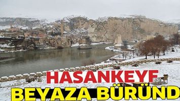 KAR, TARİHİ HASANKEYF&rsquo;İ BEYAZA B&Uuml;R&Uuml;ND&Uuml;