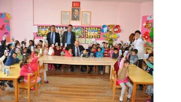 OKULLARDA S&Uuml;T VE KURU &Uuml;Z&Uuml;M DAĞITIMI BAŞLADI
