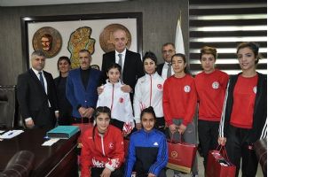 BAYAN G&Uuml;REŞ TAKIMI, AYDIN YOLUNDA