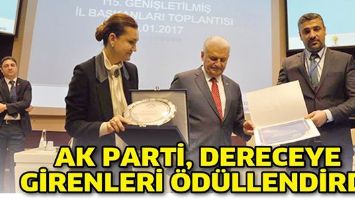 AK PARTİ, DERECEYE GİRENLERİ &Ouml;D&Uuml;LLENDİRDİ