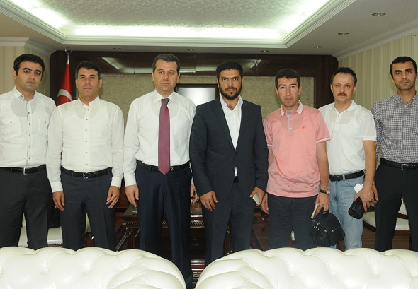 İHH HEYETİ, VALİ&rsquo;Yİ ZİYARET ETTİ
