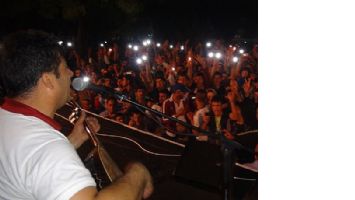 ŞEYDA PERİN&Ccedil;EK, BATMANLILARI COŞTURDU
