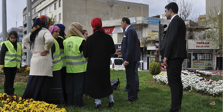 VAHAP ASMA, KADIN İŞ&Ccedil;İLERİ DİNLEDİ