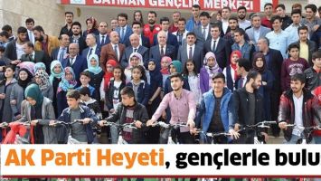AK PARTİ HEYETİ, GEN&Ccedil;LERLE BULUŞTU