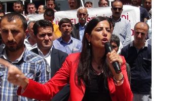 DEDAŞ İŞ&Ccedil;İLERİ EYLEM YAPTI
