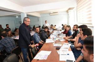 VALİ&rsquo;DEN &Ouml;ĞRENCİLERE MORAL ZİYARETİ