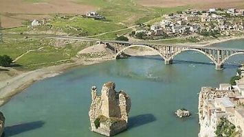 KAPLAN, HASANKEYF &Uuml;ZERİNDEN BAŞBAKANA Y&Uuml;KLENDİ