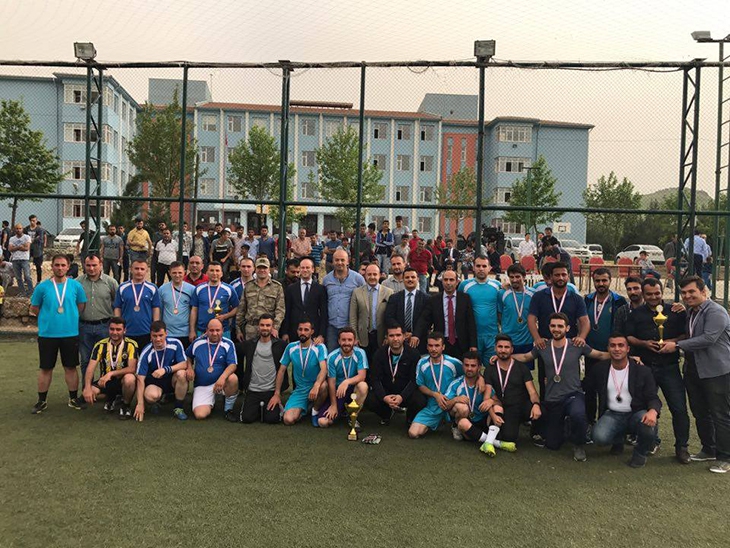 BEŞİRİ&rsquo;DE 17 KURUM, FUTBOLDA YARIŞTI