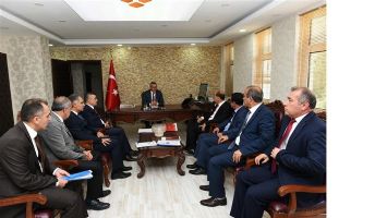 VALİ DENİZ, İL &Ouml;ZEL İDARESİNİ ZİYARET ETTİ