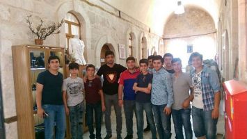 &Ouml;ĞRENCİLER, TARİHİ YERLERİ GEZDİ